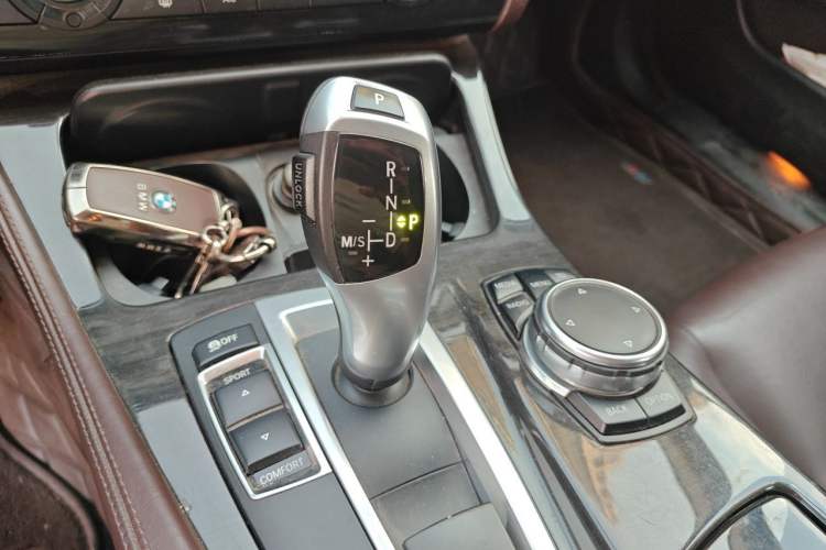 Used BMW 5 Series 2017 525Li Luxury Design Package Gear Lever