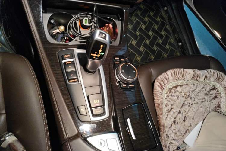 Used BMW 5 Series 2017 525Li Luxury Design Package Gear Lever