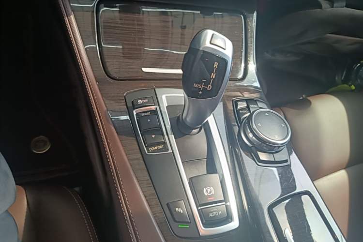 Used BMW 5 Series 2017 525Li Luxury Design Package Gear Lever
