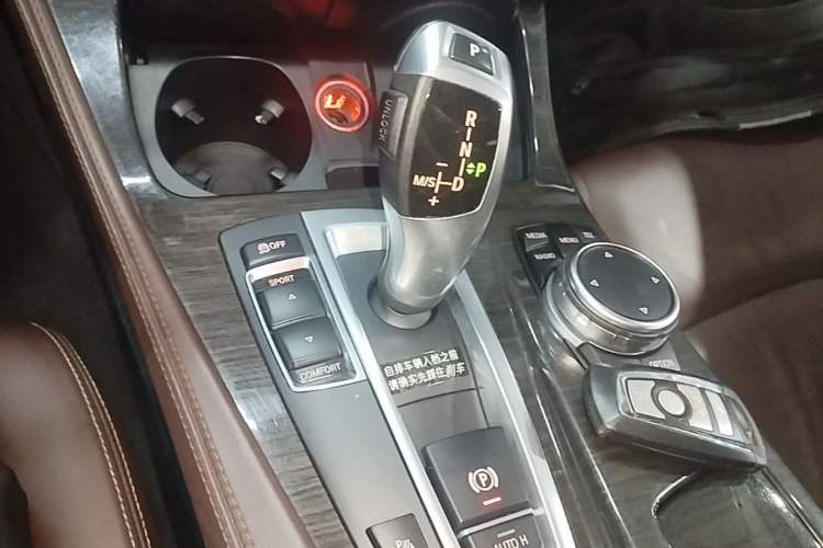 Used BMW 5 Series 2017 525Li Luxury Design Package Gear Lever