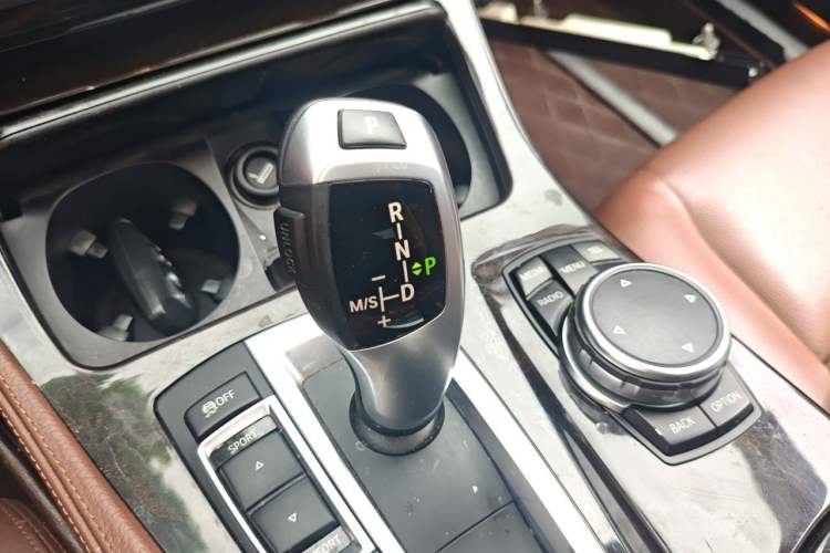 Used BMW 5 Series 2017 528Li Leading Model Gear Lever