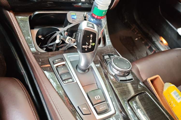 Used BMW 5 Series 2017 525Li Luxury Design Package Gear Lever