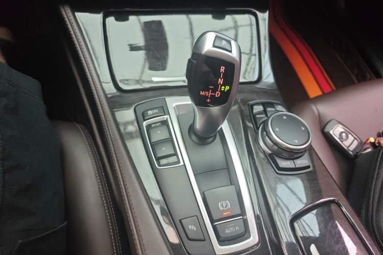 Used BMW 5 Series 2017 525Li Luxury Design Package Gear Lever