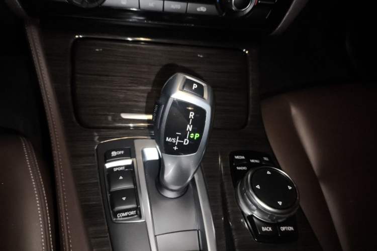 Used BMW 5 Series 2017 525Li Luxury Design Package Gear Lever