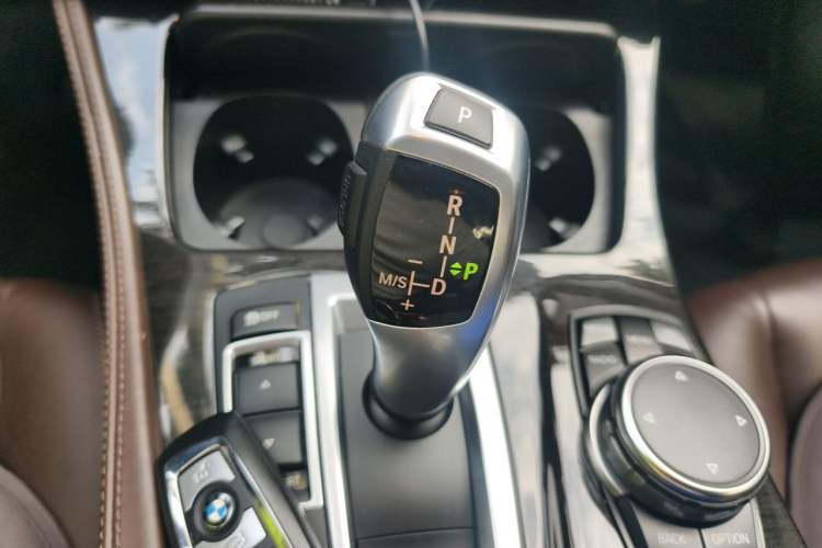 Used BMW 5 Series 2017 525Li Luxury Design Package Gear Lever