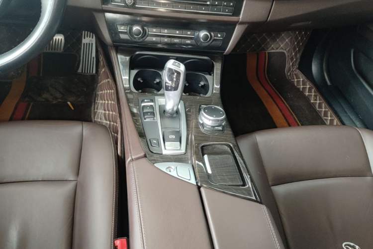 Used BMW 5 Series 2017 525Li Luxury Design Package Gear Lever