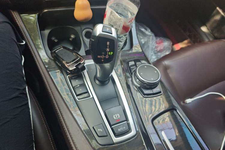 Used BMW 5 Series 2017 528Li Leading Model Gear Lever