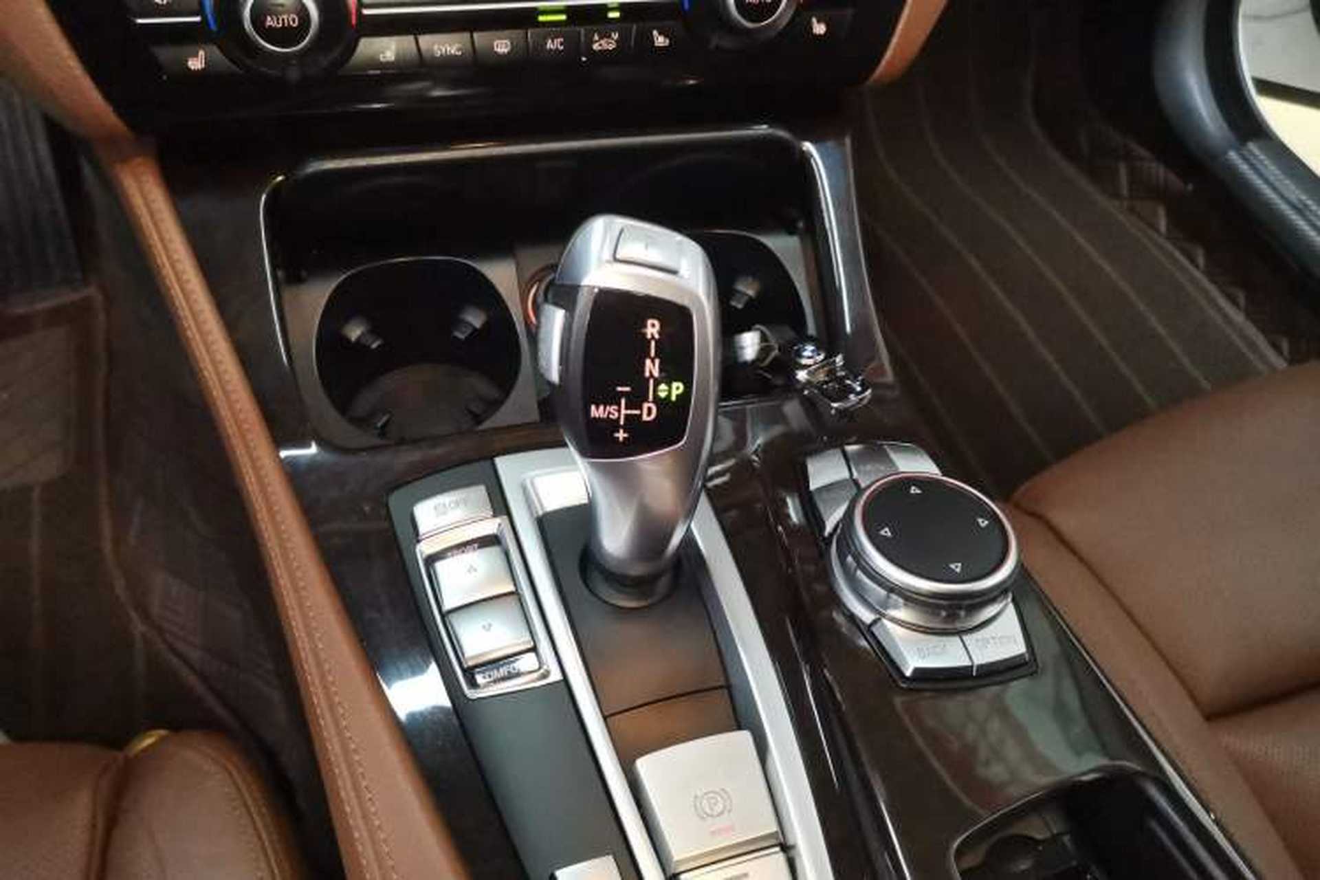 Used BMW 5 Series 2017 535Li Leading Model Gear Lever