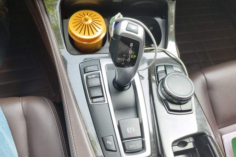 Used BMW 5 Series 2017 525Li Luxury Design Package Gear Lever