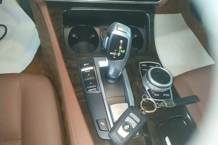 Used BMW 5 Series 2017 525Li Leading Model Gear Lever