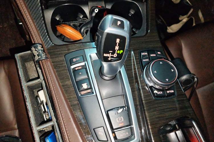 Used BMW 5 Series 2017 525Li Luxury Design Package Gear Lever