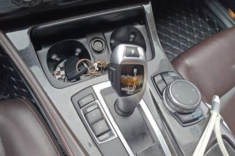 Used BMW 5 Series 2017 525Li Luxury Design Package Gear Lever