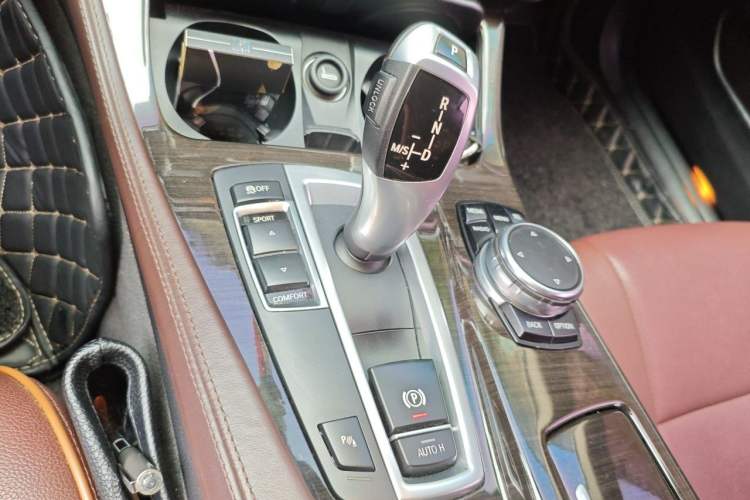 Used BMW 5 Series 2017 525Li Luxury Design Package Gear Lever