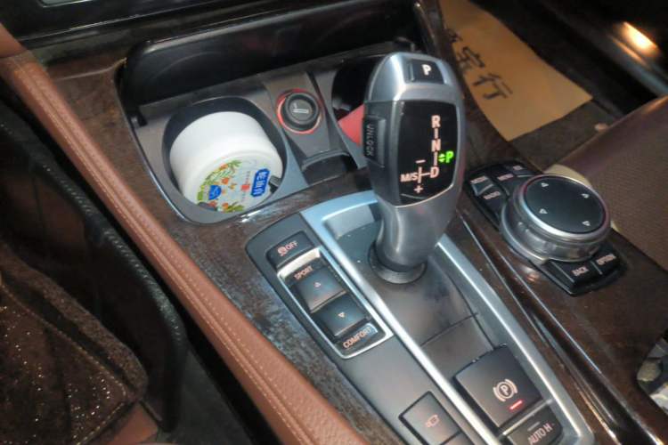 Used BMW 5 Series 2017 528Li Leading Model Gear Lever