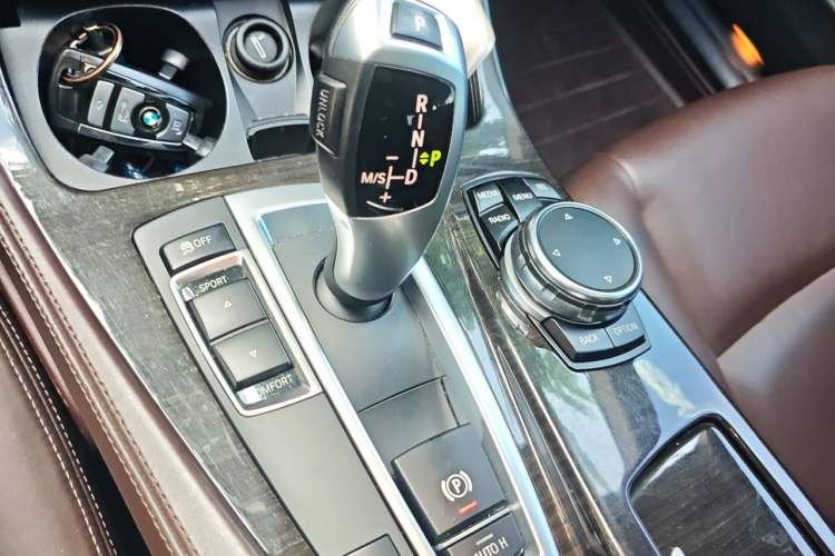 Used BMW 5 Series 2017 525Li Luxury Design Package Gear Lever