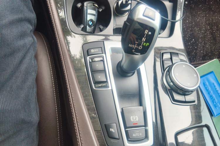 Used BMW 5 Series 2017 525Li Luxury Design Package Gear Lever