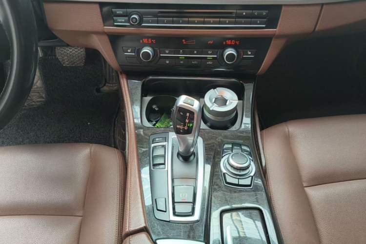 Used BMW 5 Series 2017 525Li Leading Model Gear Lever