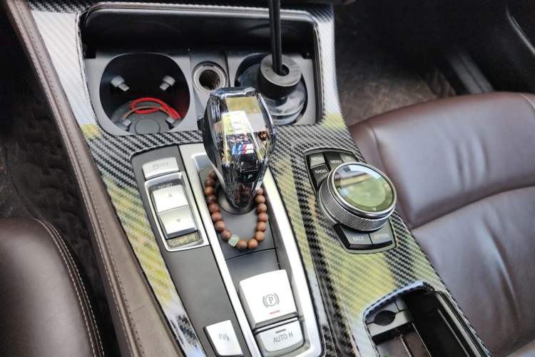 Used BMW 5 Series 2017 525Li Luxury Design Package Gear Lever