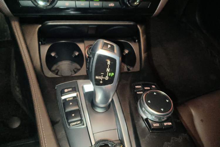 Used BMW 5 Series 2017 525Li Luxury Design Package Gear Lever