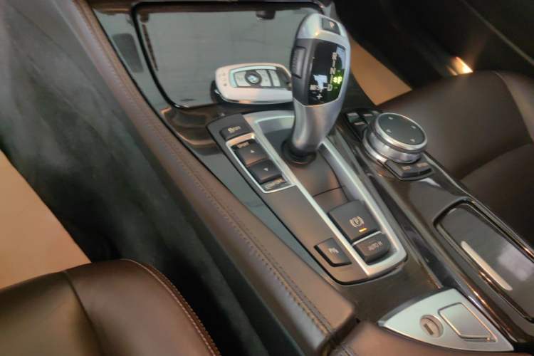 Used BMW 5 Series 2017 525Li Luxury Design Package Gear Lever