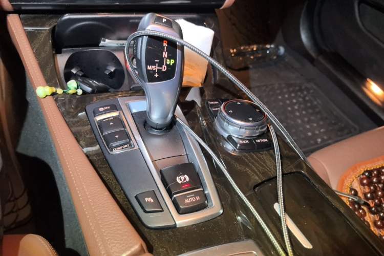 Used BMW 5 Series 2017 528Li Leading Model Gear Lever