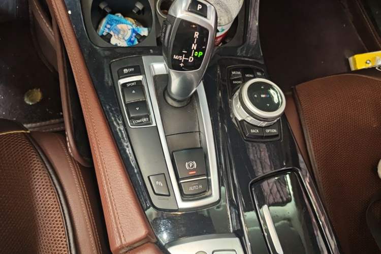 Used BMW 5 Series 2017 520Li Elegant Edition Gear Lever