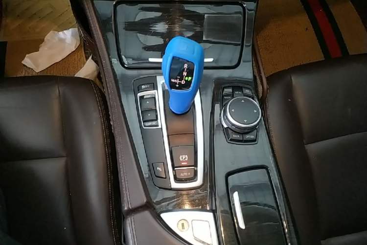 Used BMW 5 Series 2017 525Li Luxury Design Package Gear Lever