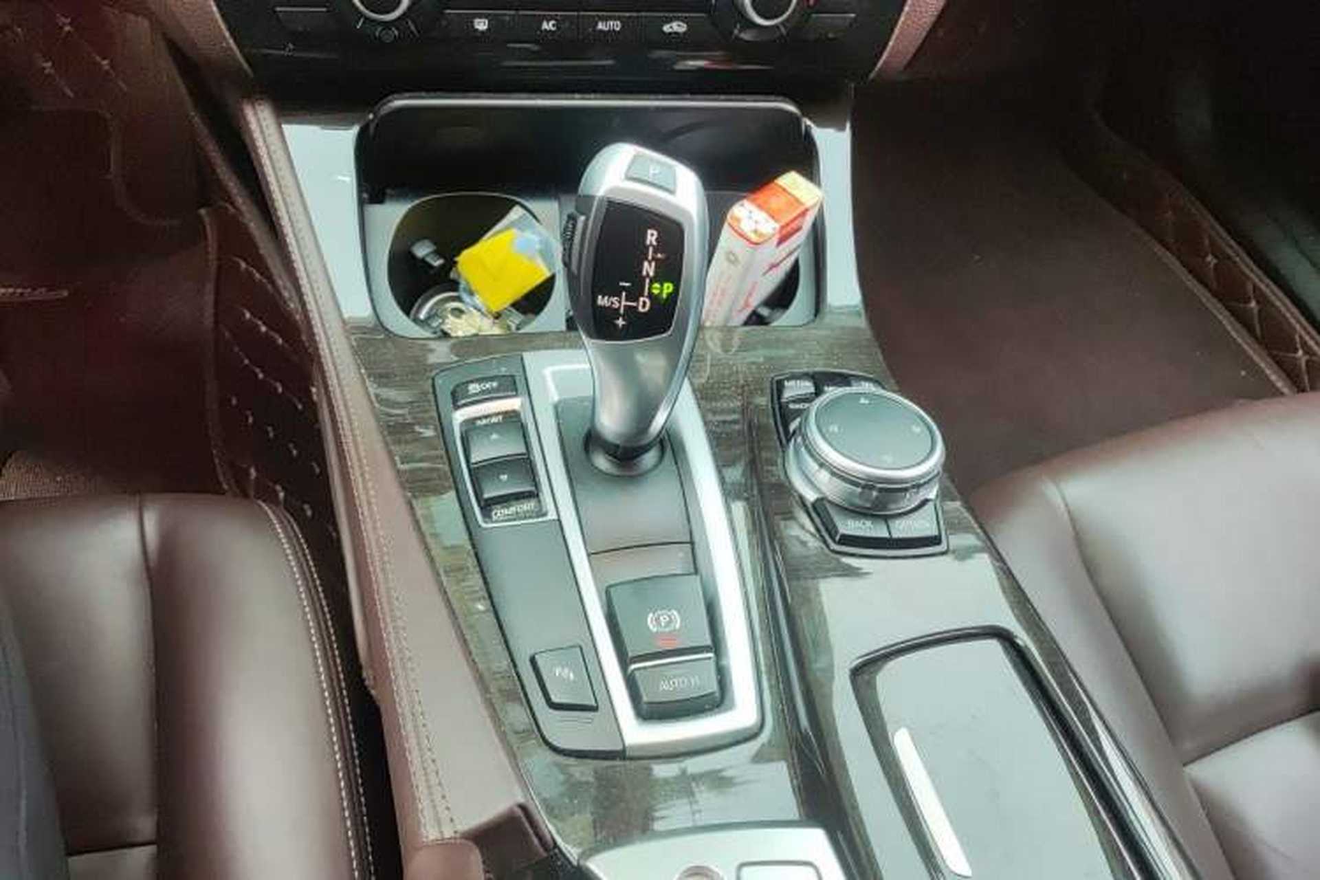 Used BMW 5 Series 2017 525Li Luxury Design Package Gear Lever