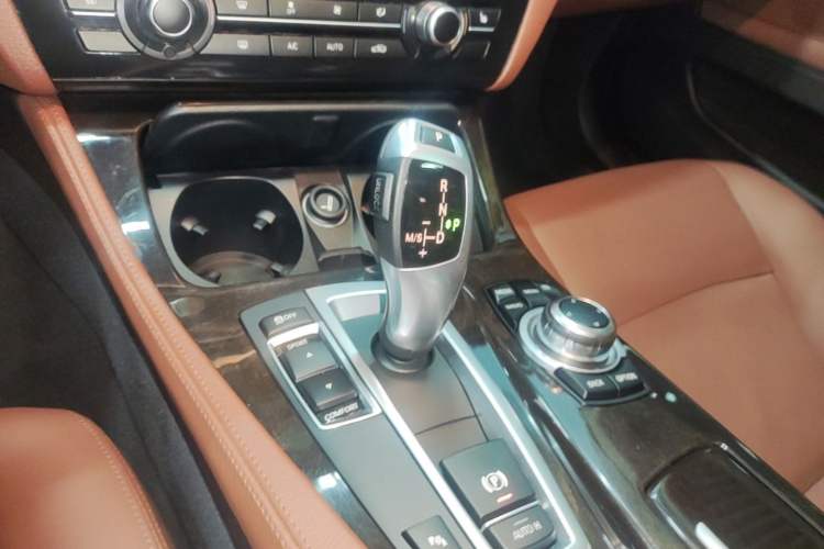 Used BMW 5 Series 2017 525Li Leading Model Gear Lever