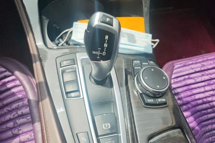 Used BMW 5 Series 2017 525Li Luxury Design Package Gear Lever
