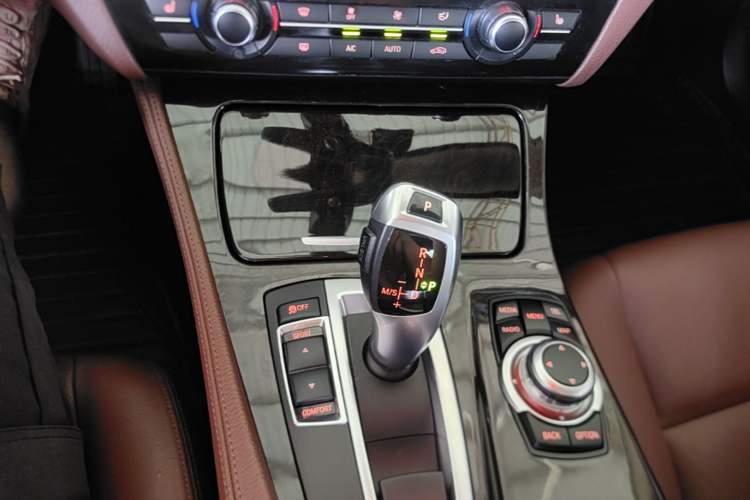 Used BMW 5 Series 2017 525Li Leading Model Gear Lever