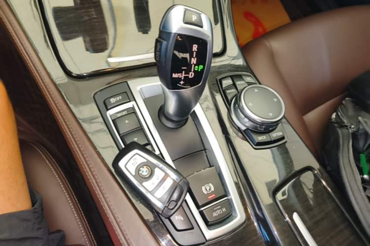 Used BMW 5 Series 2017 525Li Luxury Design Package Gear Lever