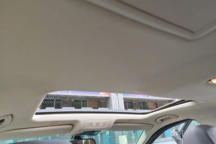 Used BMW 5 Series 2017 525Li Luxury Design Package Headliner