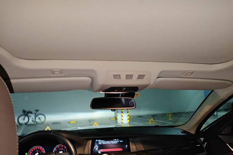 Used BMW 5 Series 2017 525Li Luxury Design Package Headliner