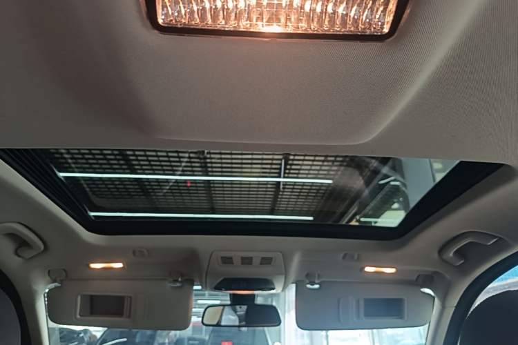 Used BMW 5 Series 2017 525Li Luxury Design Package Headliner