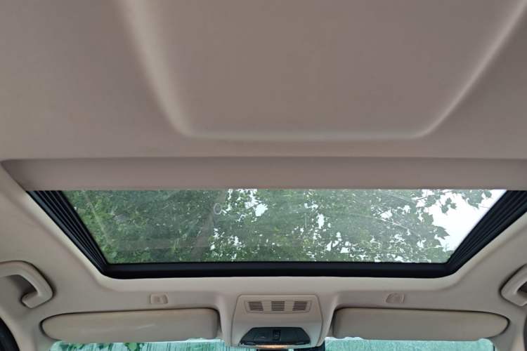 Used BMW 5 Series 2017 525Li Luxury Design Package Headliner