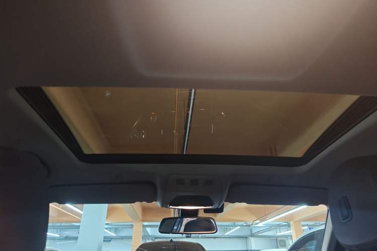 Used BMW 5 Series 2017 525Li Luxury Design Package Headliner