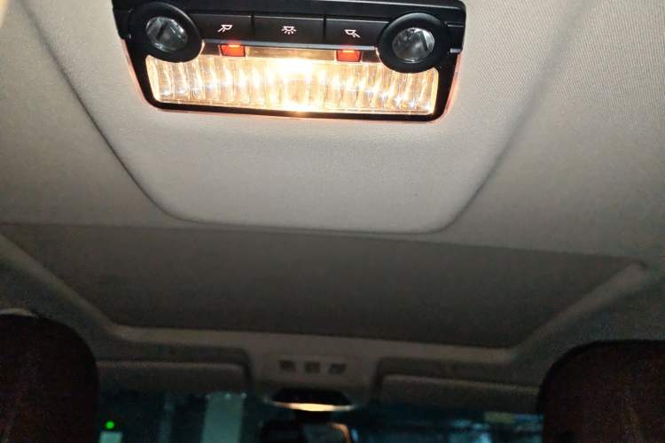 Used BMW 5 Series 2017 525Li Luxury Design Package Headliner