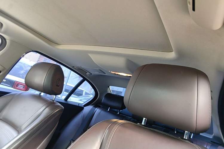 Used BMW 5 Series 2017 525Li Luxury Design Package Headliner