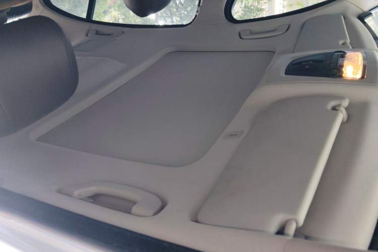 Used BMW 5 Series 2017 525Li Luxury Design Package Headliner