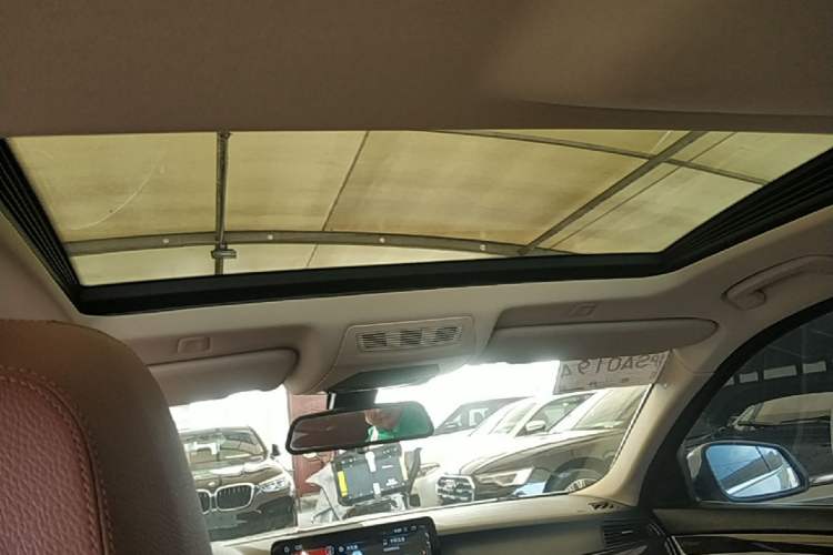 Used BMW 5 Series 2017 525Li Leading Model Headliner