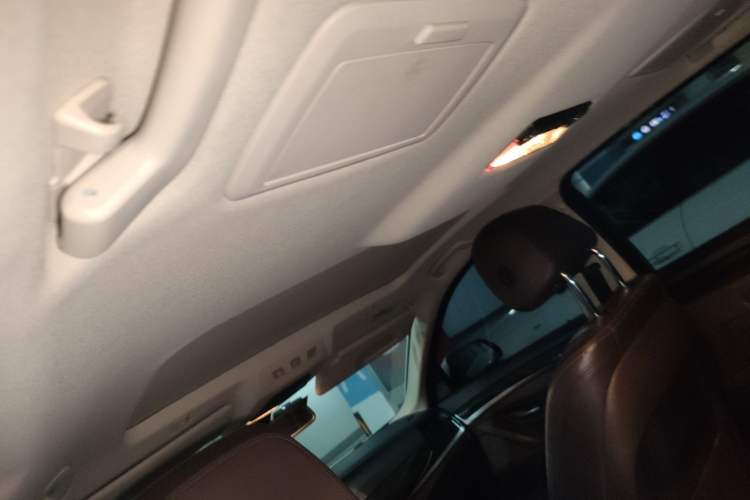 Used BMW 5 Series 2017 525Li Luxury Design Package Headliner