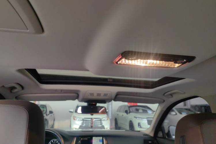Used BMW 5 Series 2017 525Li Luxury Design Package Headliner