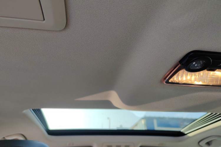 Used BMW 5 Series 2017 525Li Luxury Design Package Headliner