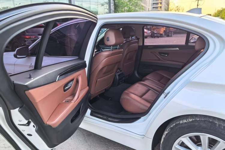 Used BMW 5 Series 2017 520Li Elegant Edition Interior 1