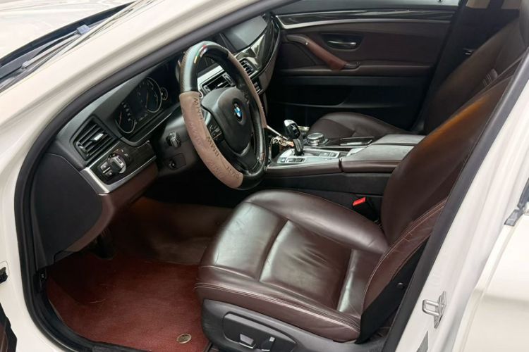 Used BMW 5 Series 2017 525Li Luxury Design Package Interior 1