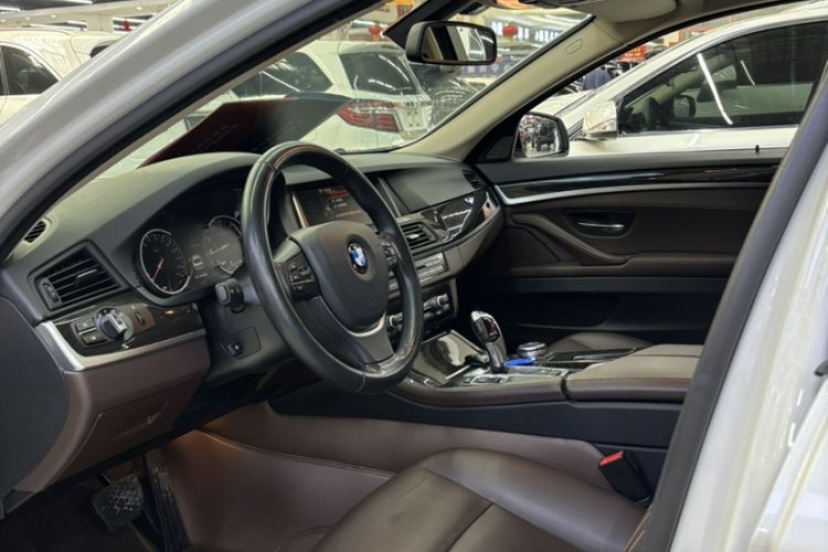 Used BMW 5 Series 2017 525Li Luxury Design Package Interior 1