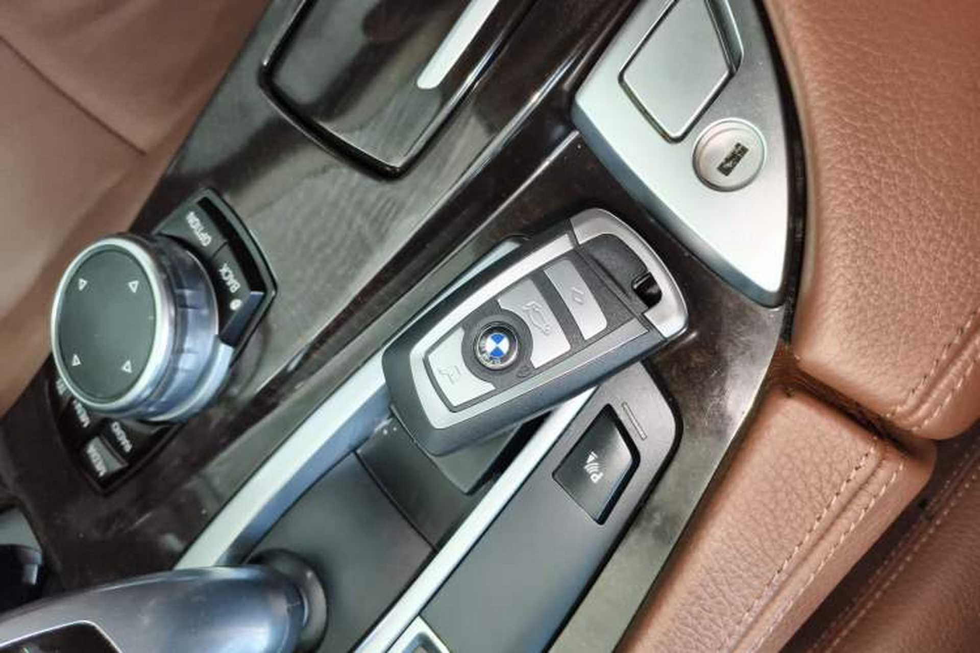 Used BMW 5 Series 2017 528Li Leading Model Interior 1