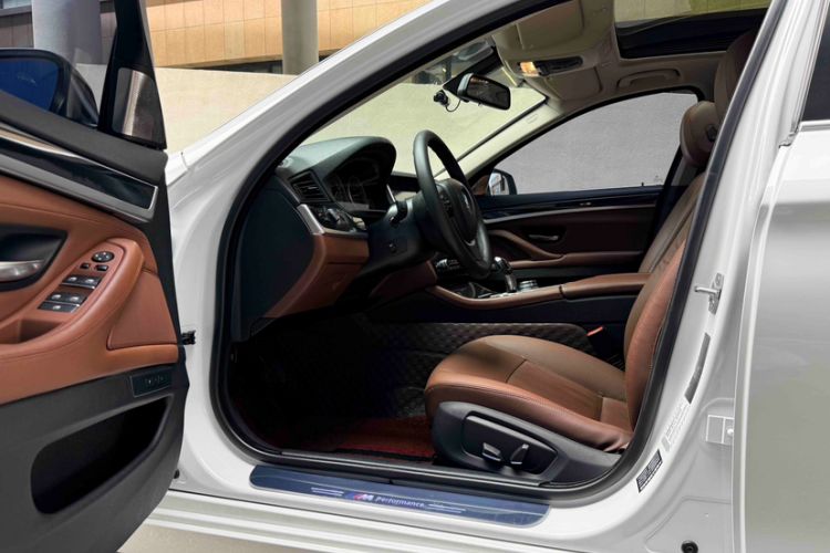 Used BMW 5 Series 2017 520Li Elegant Edition Interior 1