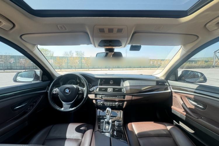 Used BMW 5 Series 2017 525Li Luxury Design Package Interior 1
